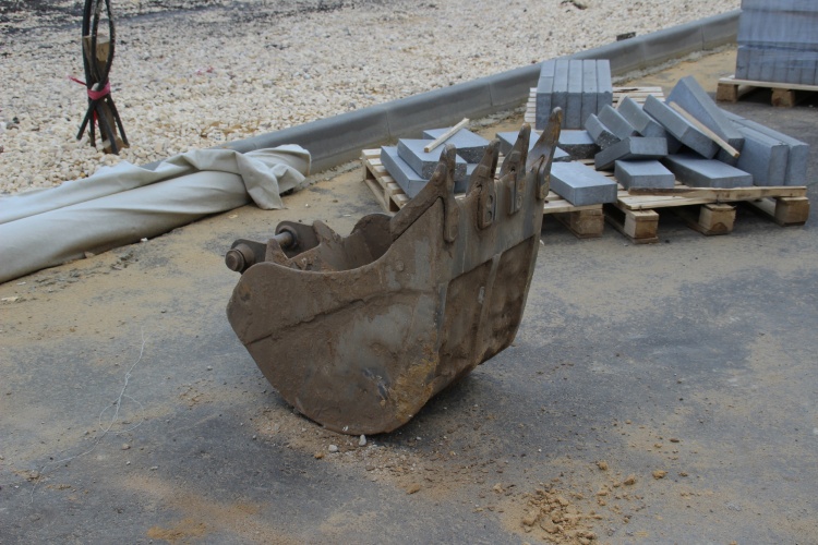 Бульвар в МКР-15 - 23.jpg